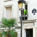 Apartment In Montmartre